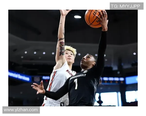 NCAA篮球情侣的甜蜜故事与赛场上的激情碰撞